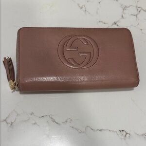 Gucci Soho Zippy Wallet